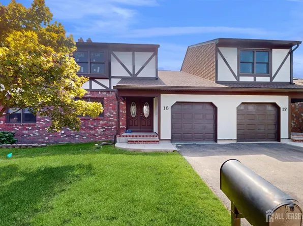18 Dancaster Ct, Sayreville, NJ 08872
