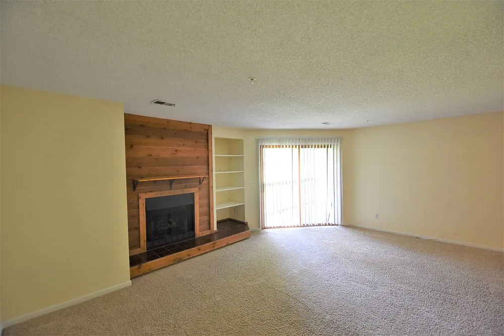 1 bed, 864 sqft, $2,135 — Photo 4