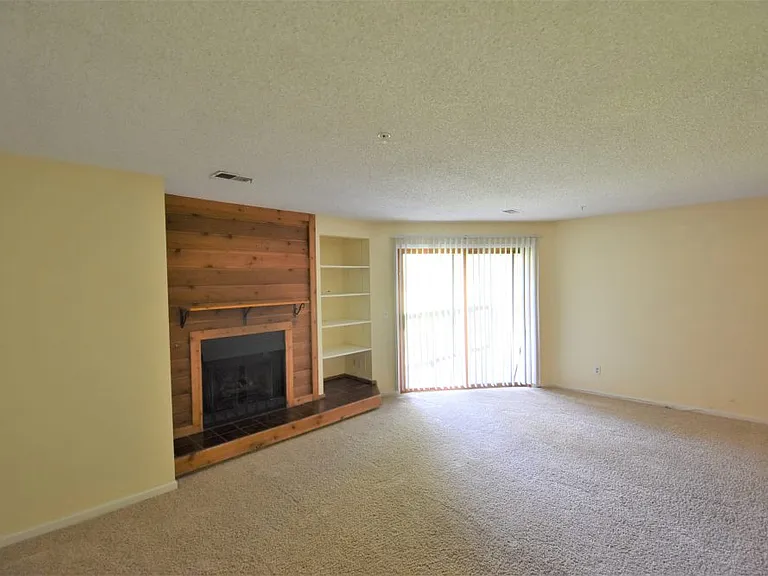 2892 Shadow Creek Dr #110 — Photo 4