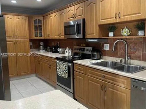5505 W 14th Ln, Hialeah, FL