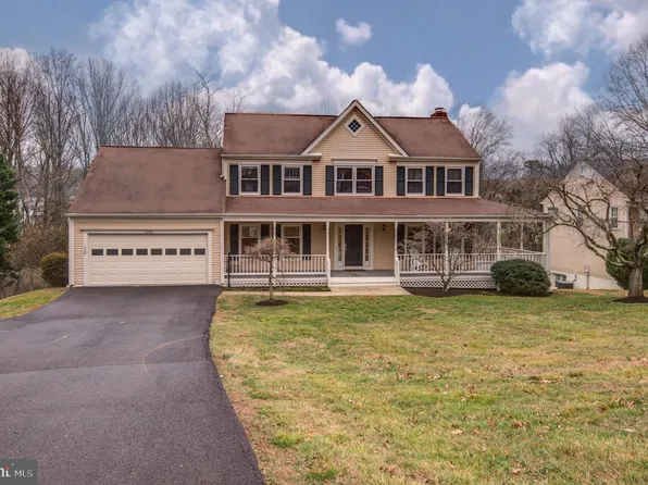 10859 Meadow Pond Ln, Oakton, VA 22124
