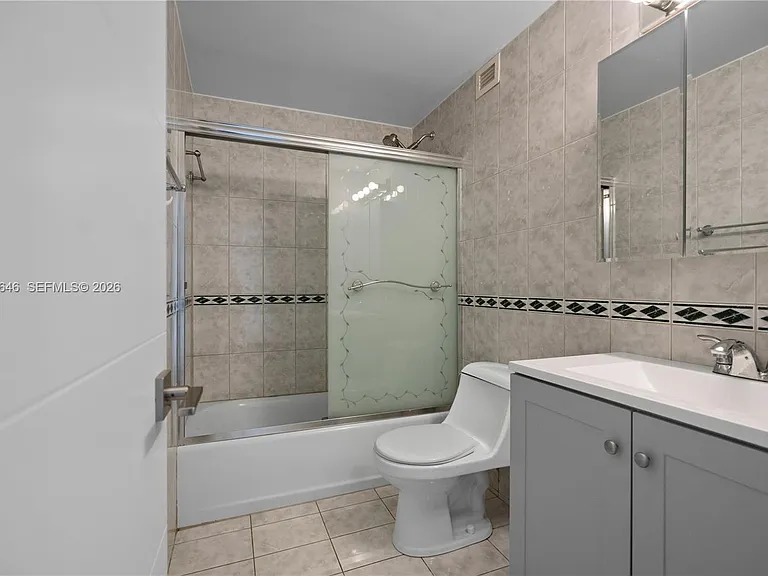 400 Kings Point Dr #606 — Photo 14