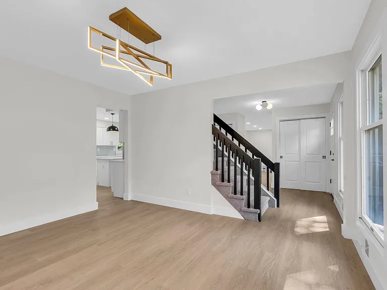 633 Eltone Rd — Photo 5