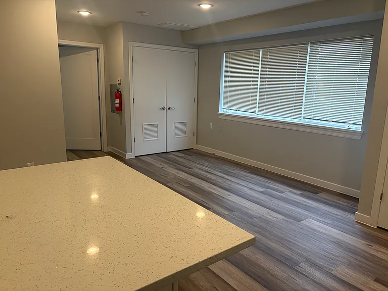 41 Auburn St — Photo 2