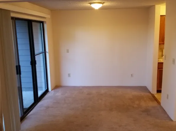 10522 Lake City Way NE, Seattle, WA