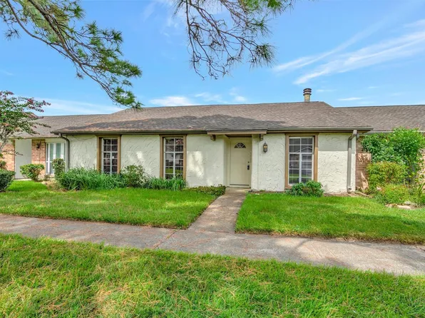 3980 Laura Leigh Ln, Friendswood, TX 77546