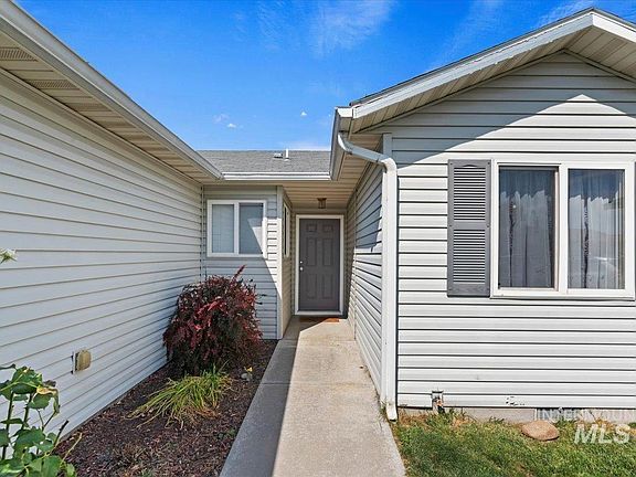 4th image of 2411 Gosling St