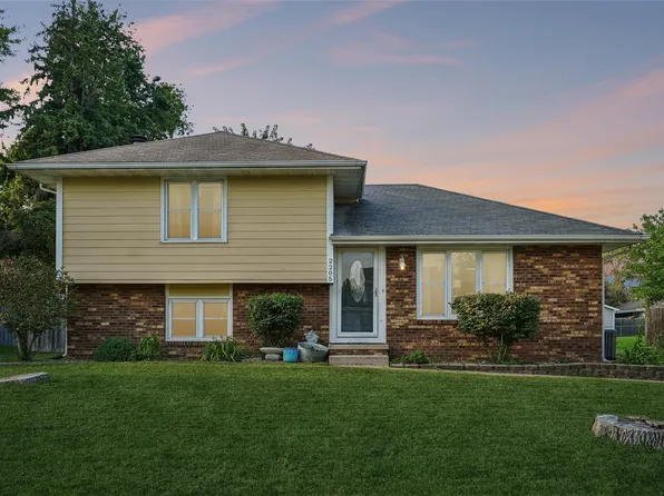 2205 4th St SW, Altoona, IA 50009