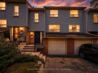 1055 Shawnmarr Rd #17, Mississauga, ON L5H3V2