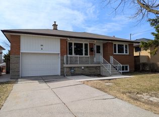 6 Peacham Cres, Toronto, ON M3M1S1