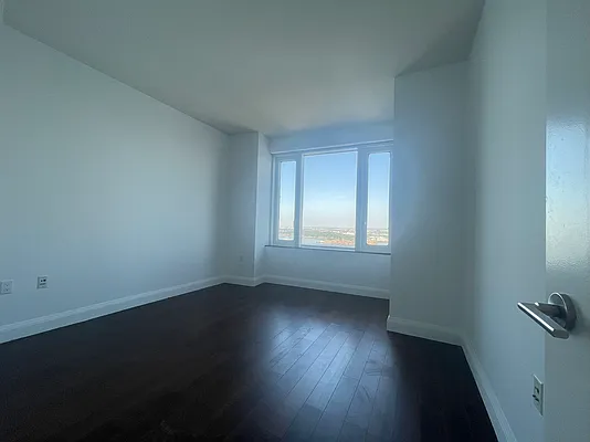 Rented by Battery Park Realty | media 21