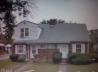 19521 Moross Rd, Grosse Pointe, MI 48224