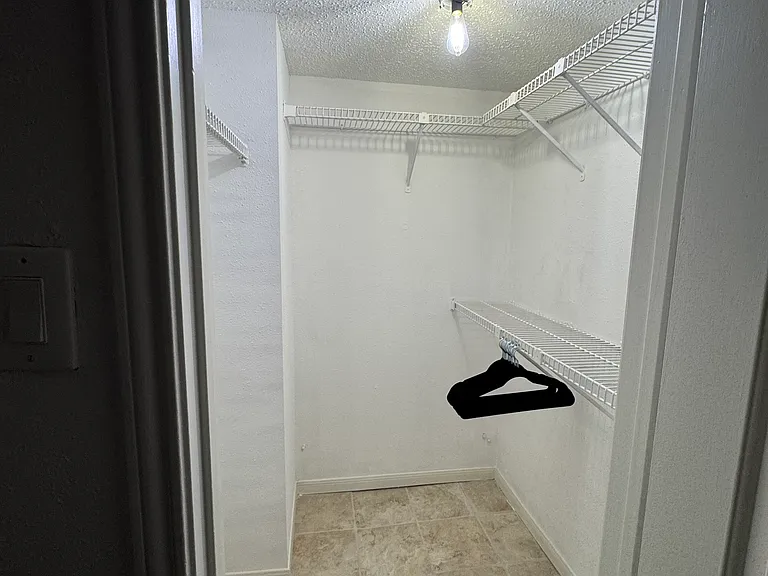 2826 S Bartell Dr #F23 — Photo 6