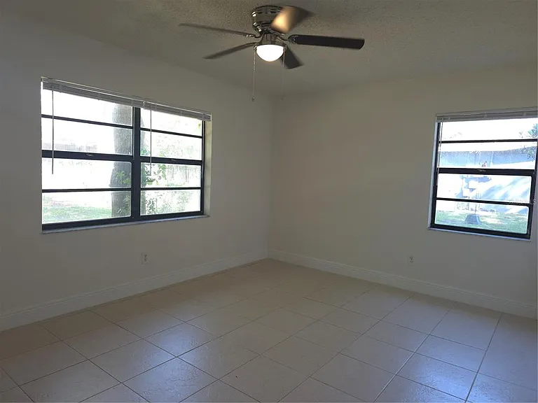 10410 N Ojus Dr — Photo 15