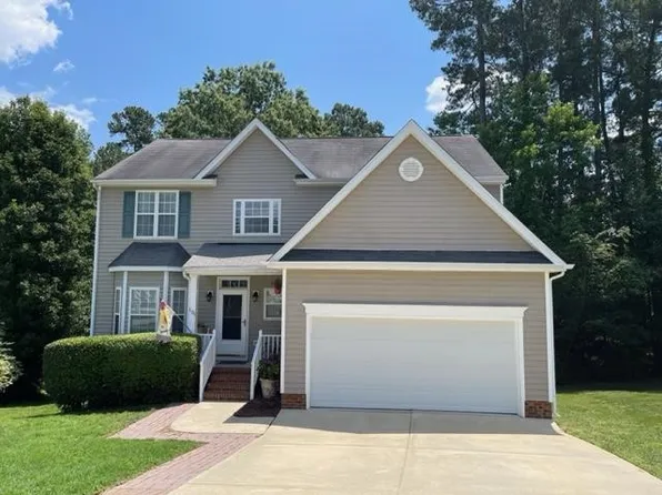 101 Texanna Way, Holly Springs, NC 27540