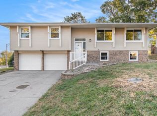 11601 S 37th St, Bellevue, NE 68123