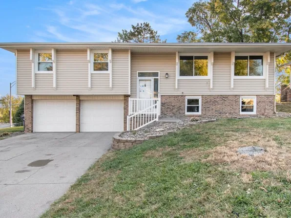 11601 S 37th St, Bellevue, NE 68123