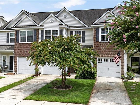 2nd image of 1065 Bennington Dr