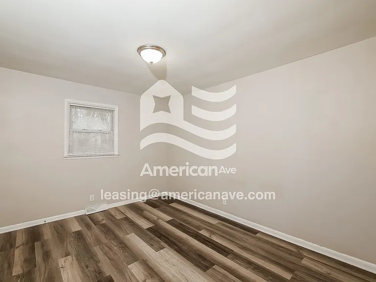 496521_008_wm_-_main_bedroom_13524886.jpg