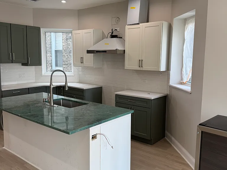 3224 W Hirsch St #2 — Photo 4