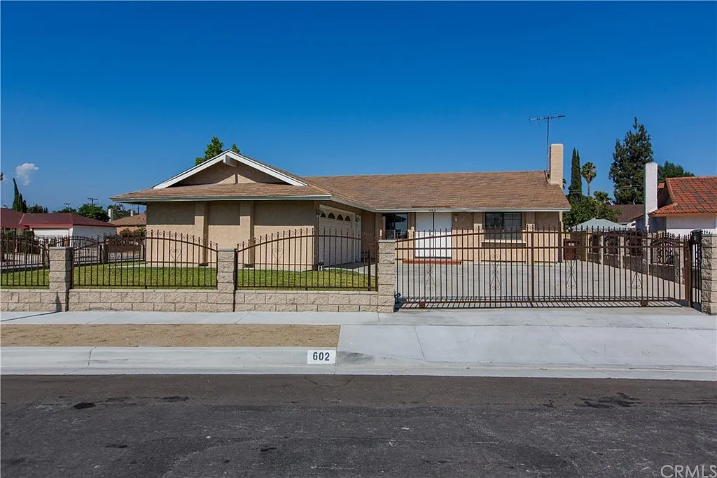 602 S Darney Ave photo 1