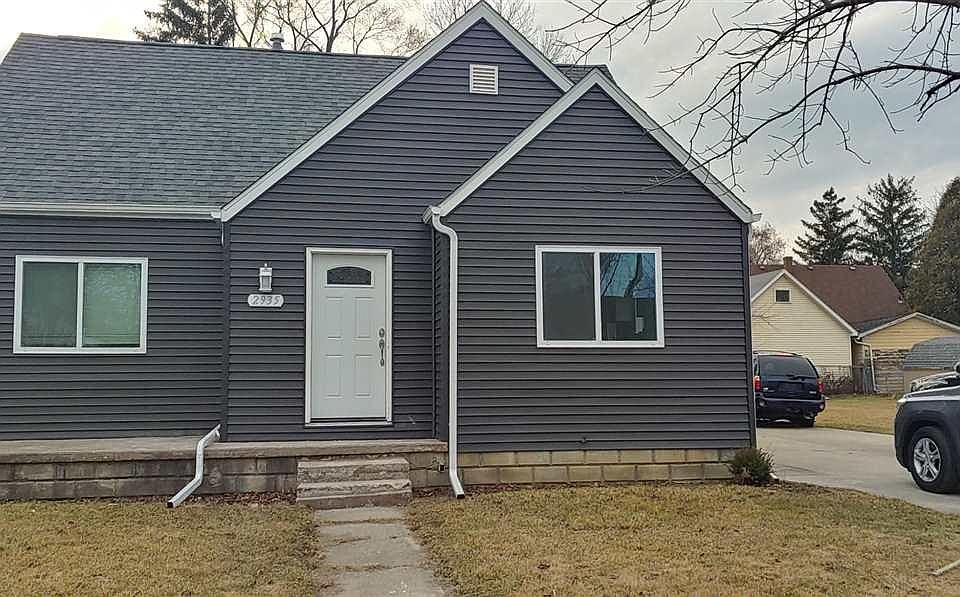 1st image of 2935 Eddy St