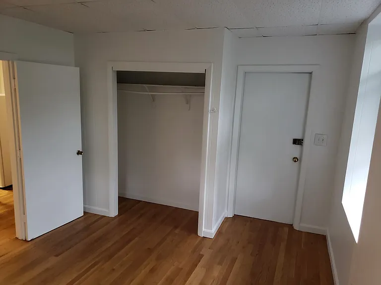 199 Strathmore Rd #9B — Photo 2