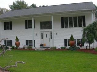 315 Mendall Rd, Acushnet, MA 02743