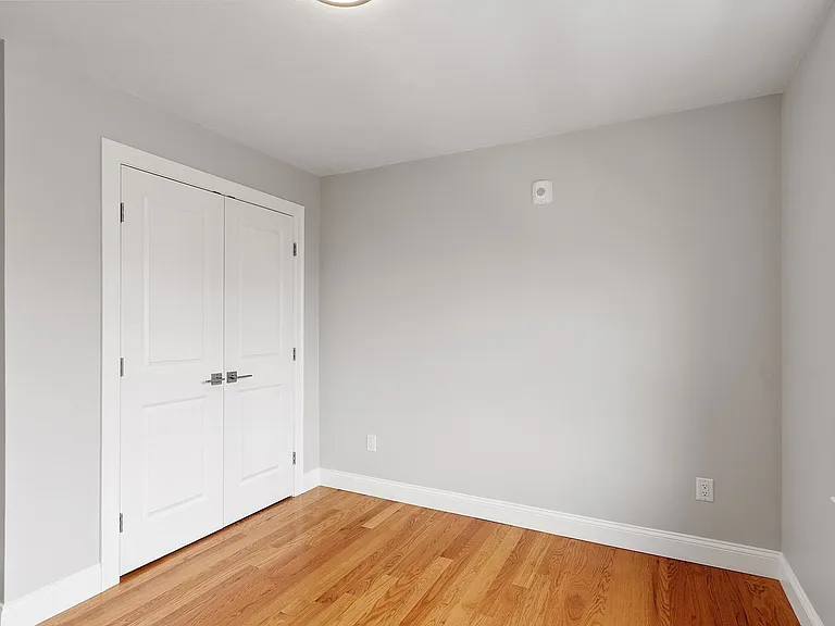 10 Windsor St #1 — Photo 24