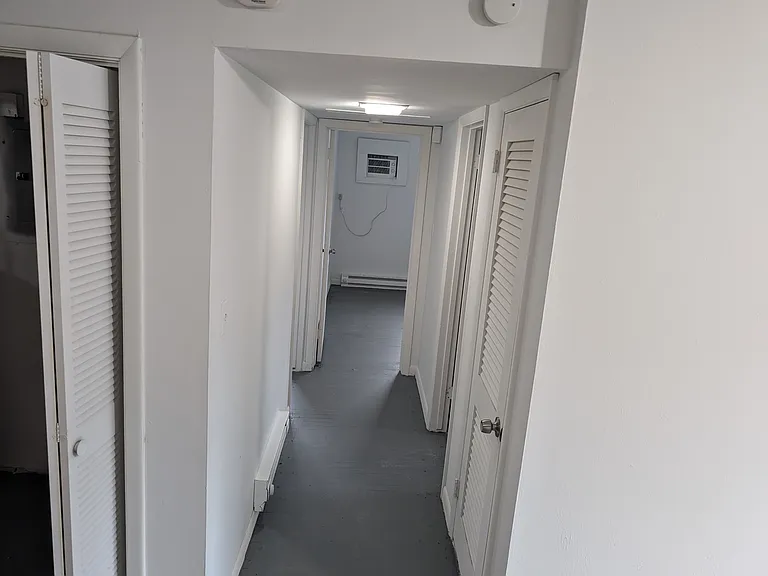 96 Cromwell Pl — Photo 12