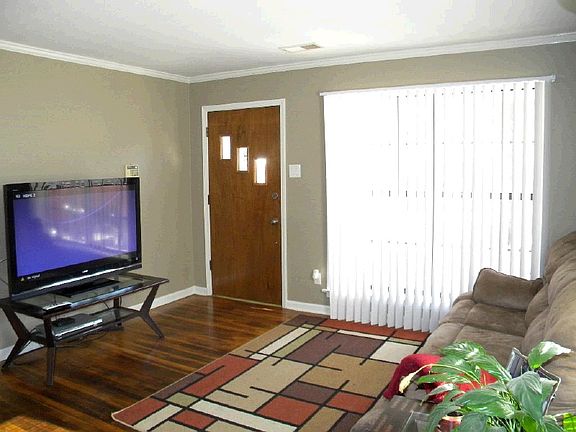 3rd image of 1049 Danita St