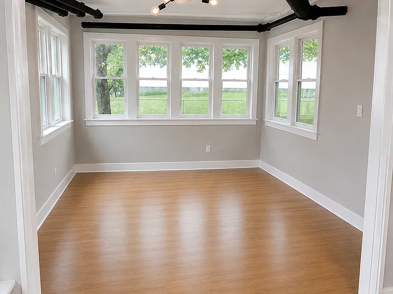 305 Memorial Dr #G — Photo 2