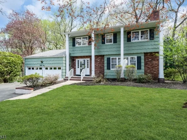 44 Manitou Cir, Westfield Town, NJ 07090