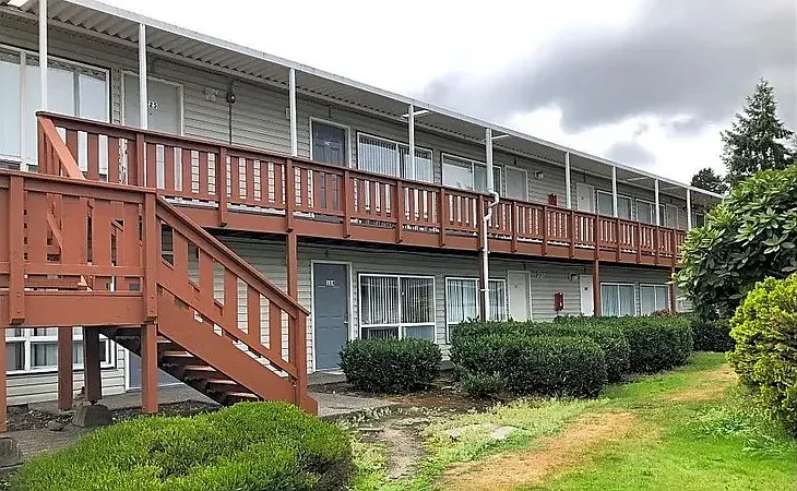 Brentwood Apartments - NOW OFFERING A $99 OAC MOVE-IN SPECIAL! — Photo 2