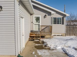 607 16th St SW, Minot, ND 58701