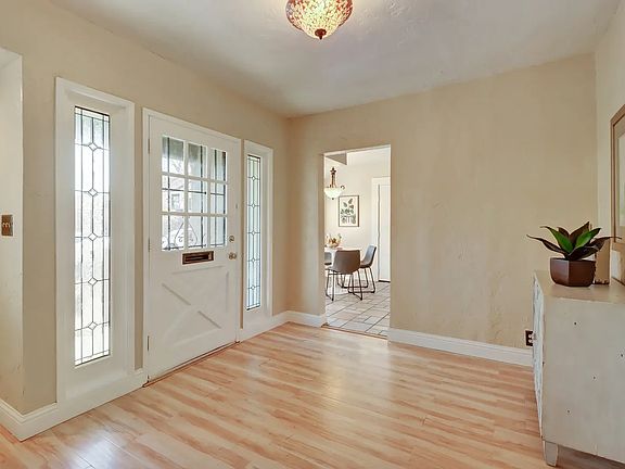 4th image of 1916 44th St