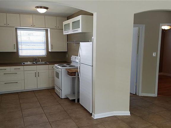 5th image of 3421 W Empedrado St APT A