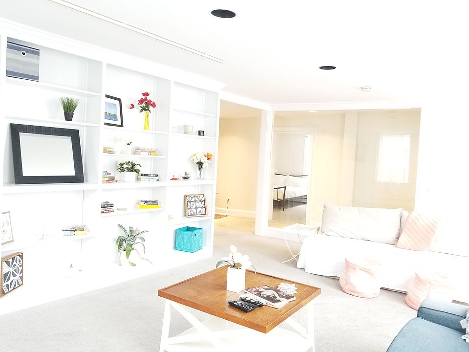 1st image of 78 Thames St Floor 2