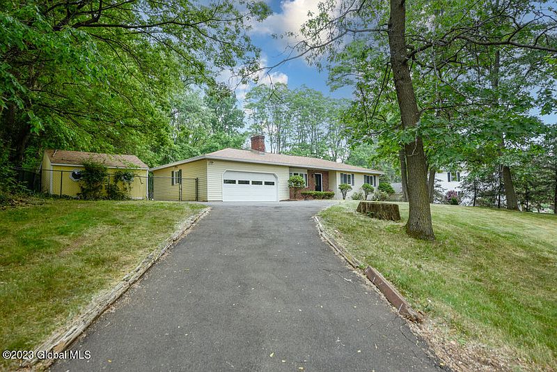 3rd image of 4 Homestead Drive