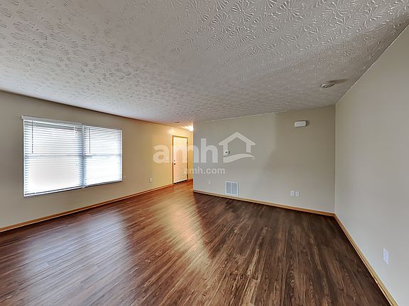 3rd image of 7155 Reynolds Crossing Dr