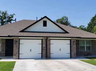 310 SW 2nd St #B, Pryor, OK 74361