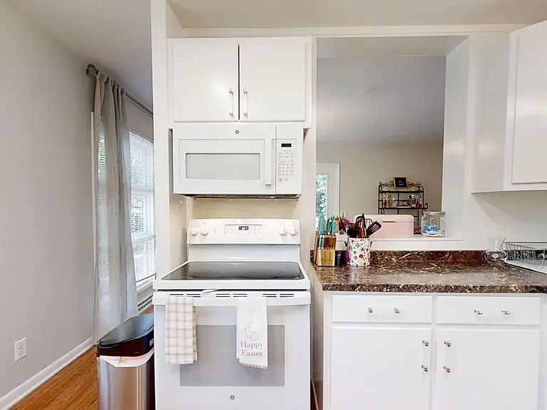 560 Sherwood Dr — Photo 10