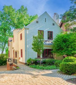 76 Groveland Ter, Minneapolis, MN, 55403