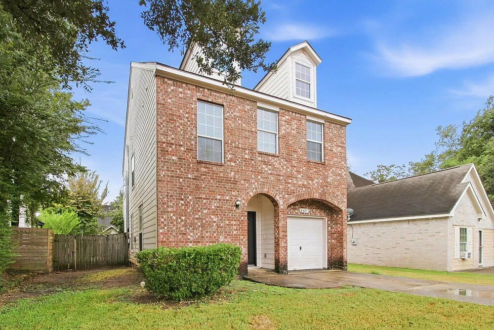 3 bed, 2.0 bath, 1593 sqft, $1,945 — Photo 4