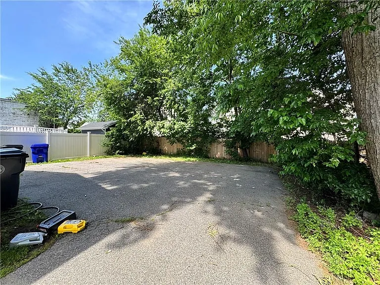 180 Berkshire St — Photo 19