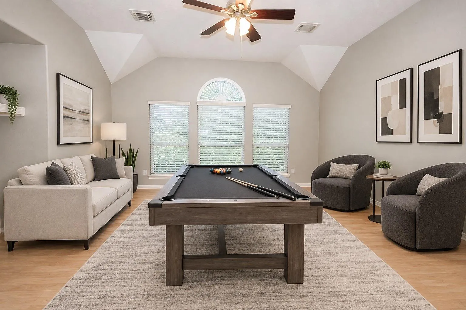 5 bed, 3.0 bath, 3116 sqft, $3,200 — Photo 3