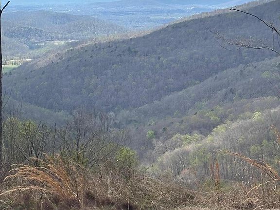 3rd image of 1560 E Overlook Rd