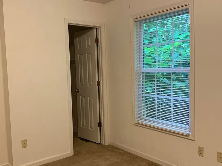 1145 College St NW — Photo 5
