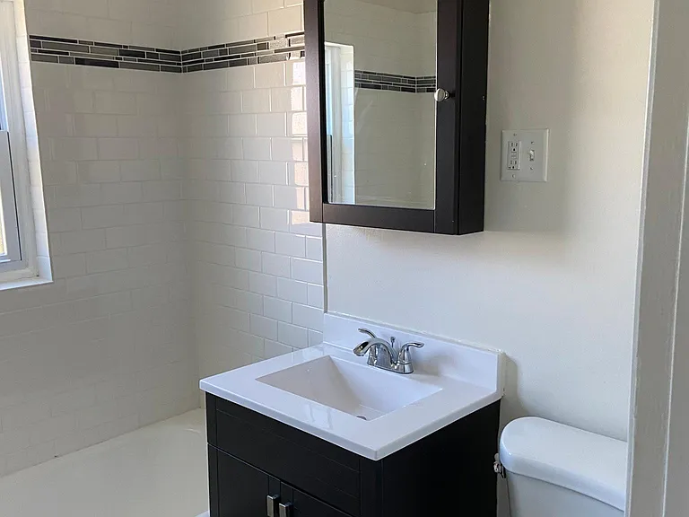 3819 1/2 N Greenview Ave #3 — Photo 7