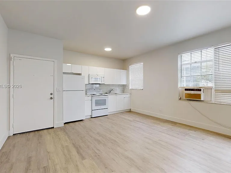 828 Pennsylvania Ave #7 — Photo 2